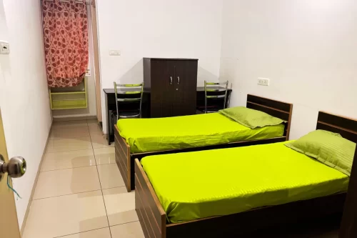 pg near fortis hospital